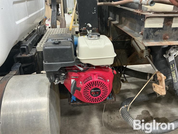 1985-mack-r688st-image-15