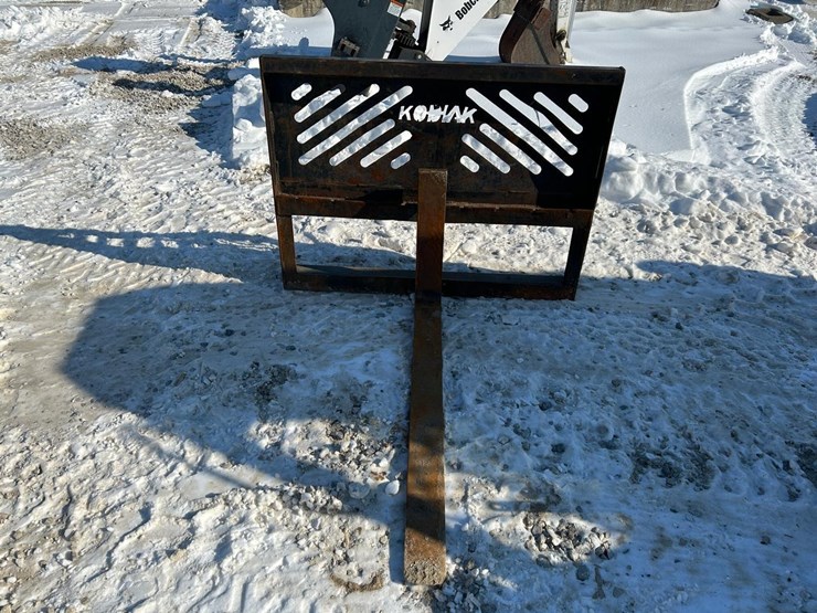 kodiak-46”-skid-steer-pallet-forks-image-1