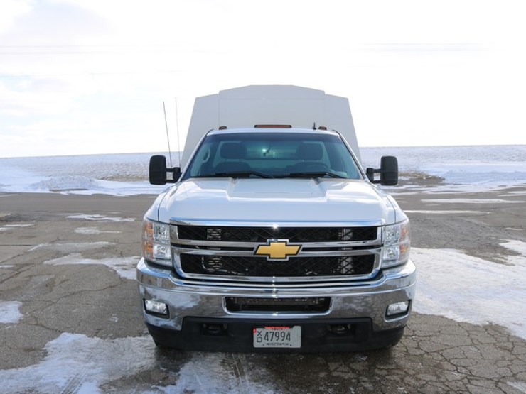 2013-chevrolet-3500-image-3