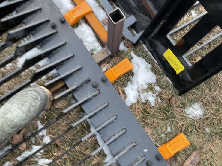 skid-steer-rock-bucket,-serial-cd-yscd251232,-72"-width,-steel-material-image-4