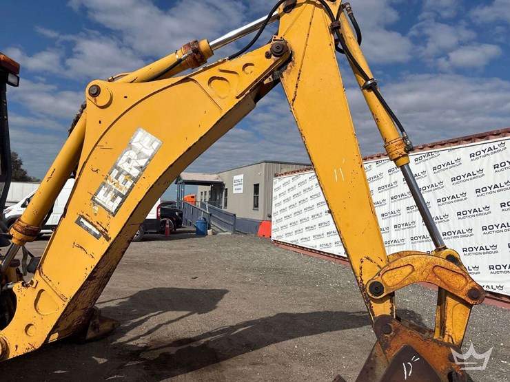 john-deere-310-image-8