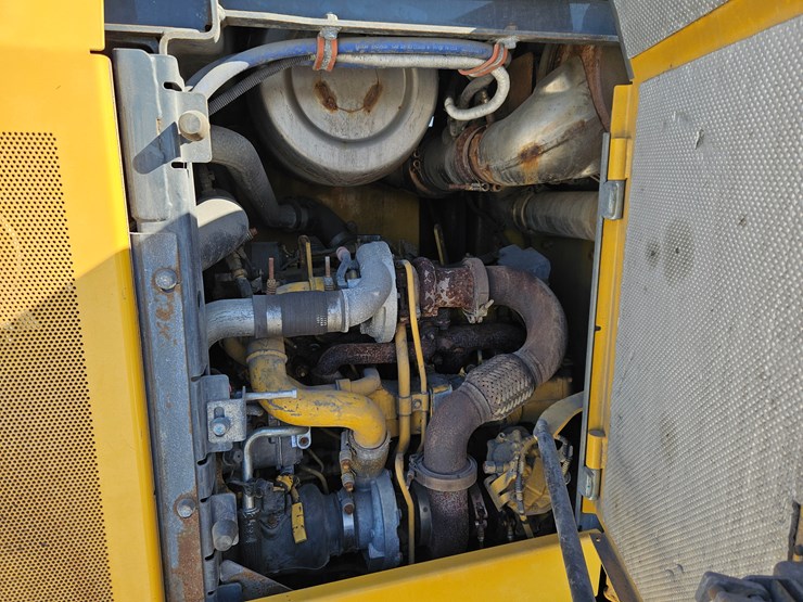 2021-deere-444p-image-9