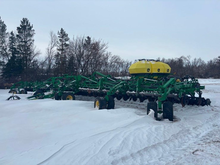 2015-john-deere-1835-image-1