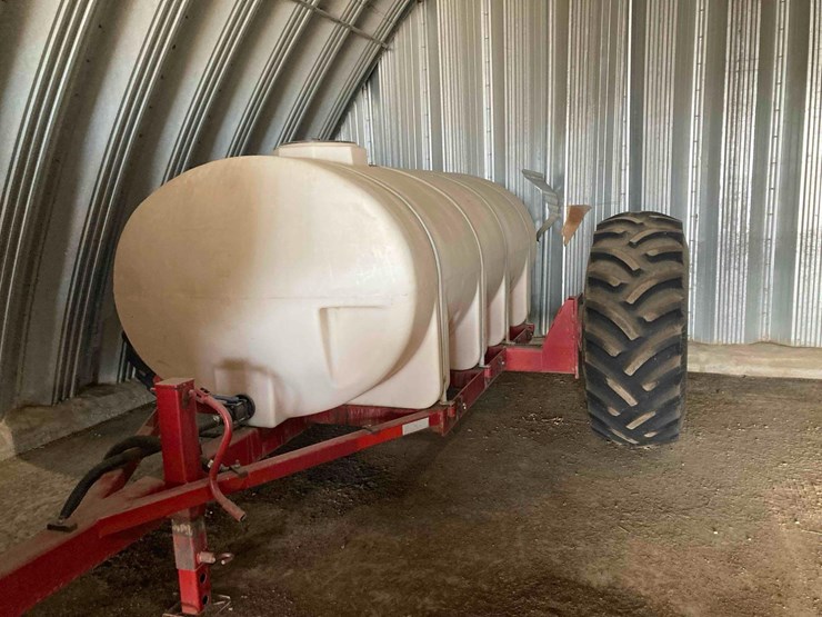 yetter-fertilizer-cart-image-3