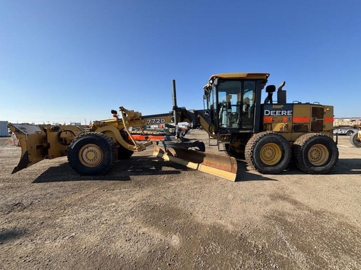 2008-deere-772d-image-5