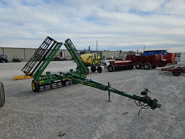 john-deere-200-image-12