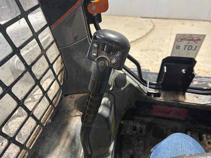 2021-bobcat-s76-image-25