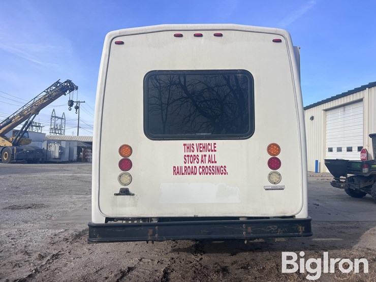 2011-ford-e450-image-6