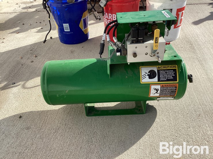 john-deere-1775-image-2