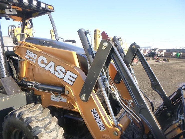 2018-case-580sn-image-16