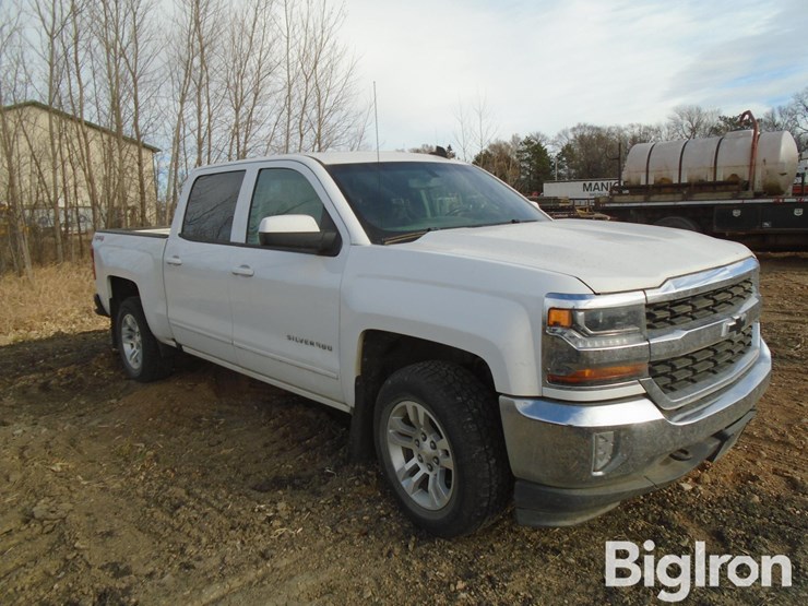 2018-chevrolet-silverado-1500-lt-image-12