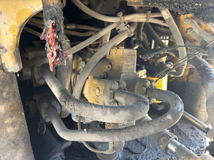 2012-caterpillar-924k-image-21