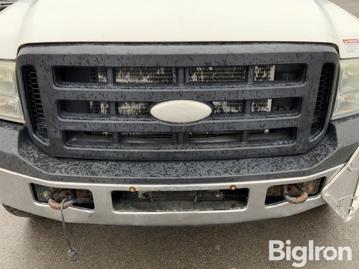 2006-ford-f550-xl-image-17