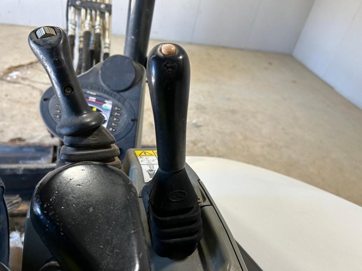 2017-bobcat-e32i-image-20