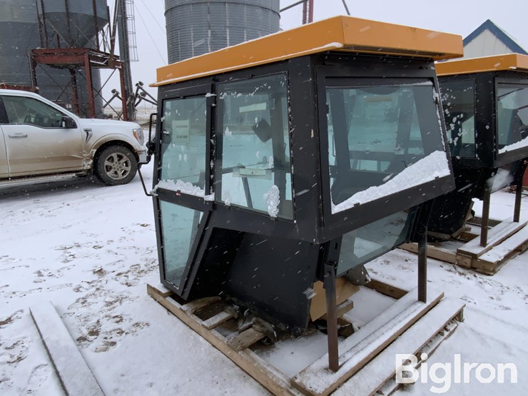 valmet-tractor-cab-&-hood-image-7