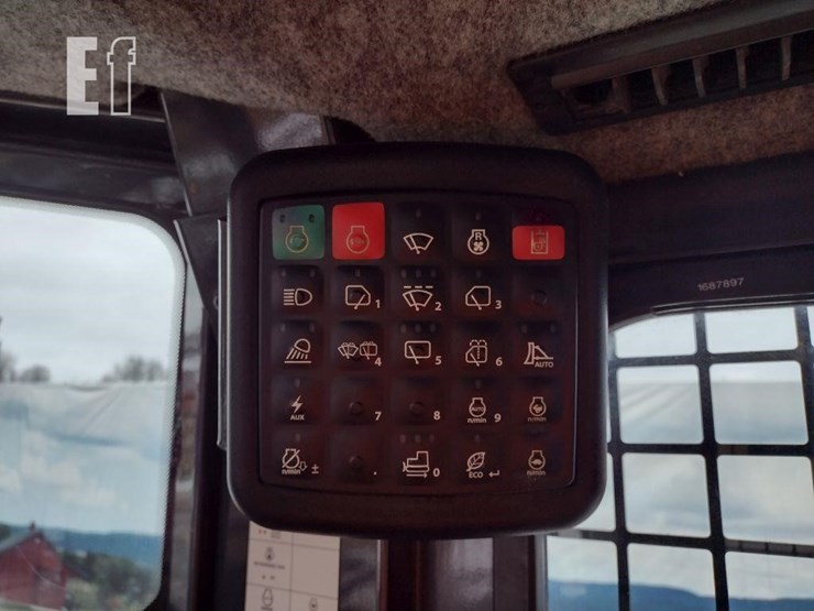 2022-deere-650k-lgp-image-10