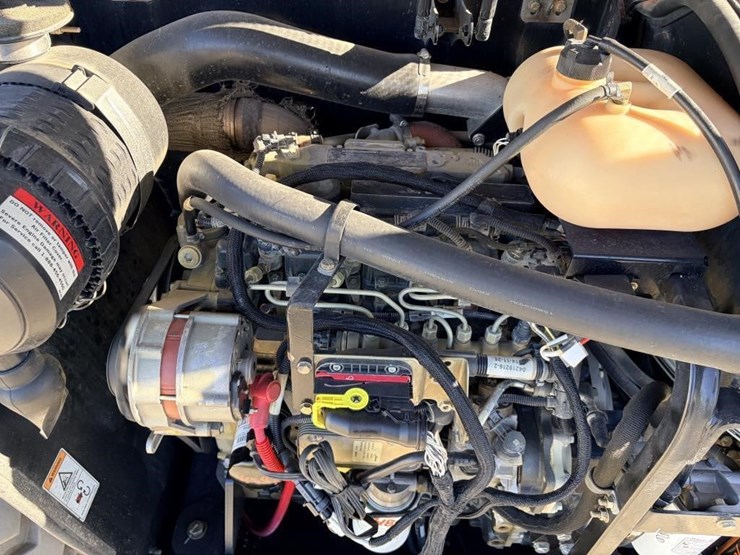 2015-jlg-g5-18a-image-15