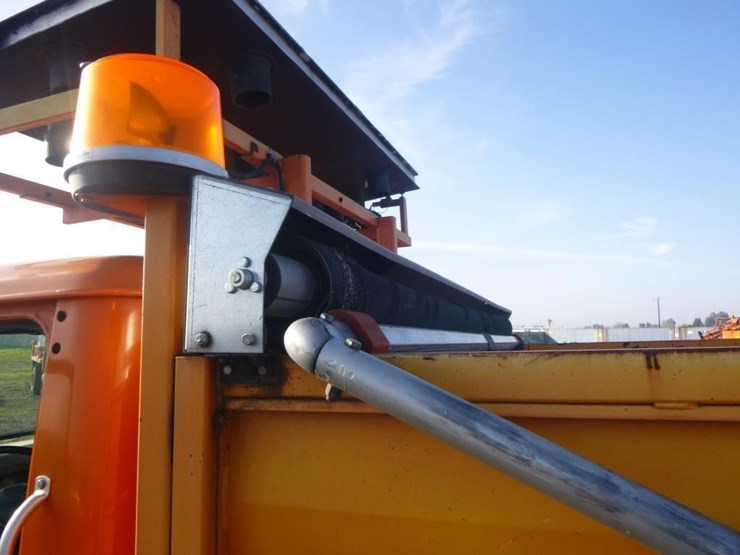 2001-international-4900-image-25