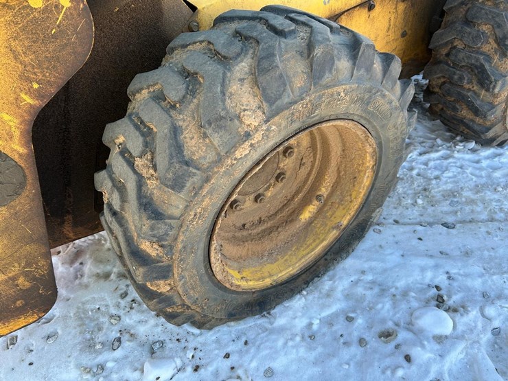 2016-volvo-mc70b-image-12