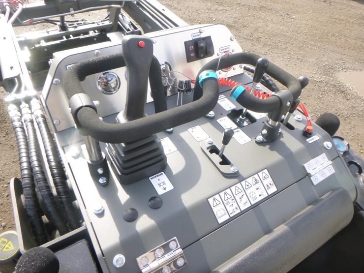 2025-kubota-d1703-image-16