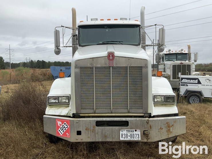 2012-kenworth-t800-image-2
