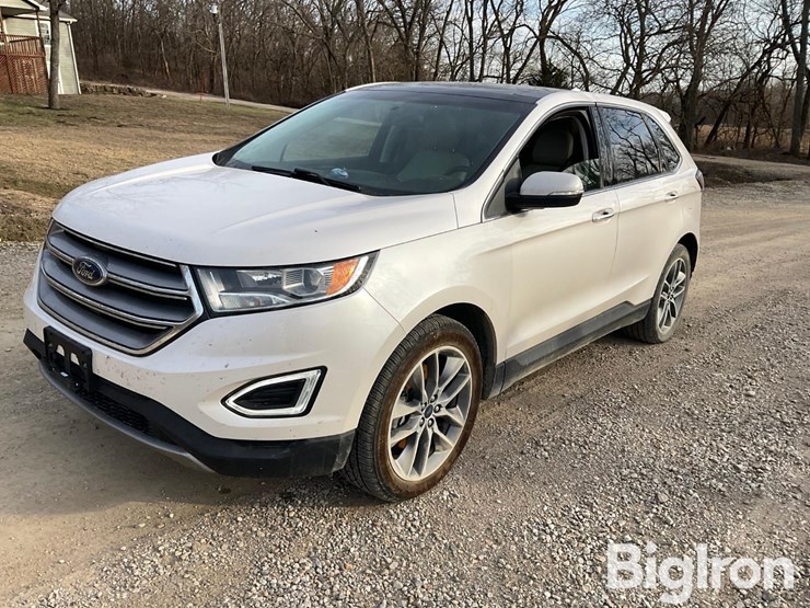 2016-ford-edge-titanium-image-1