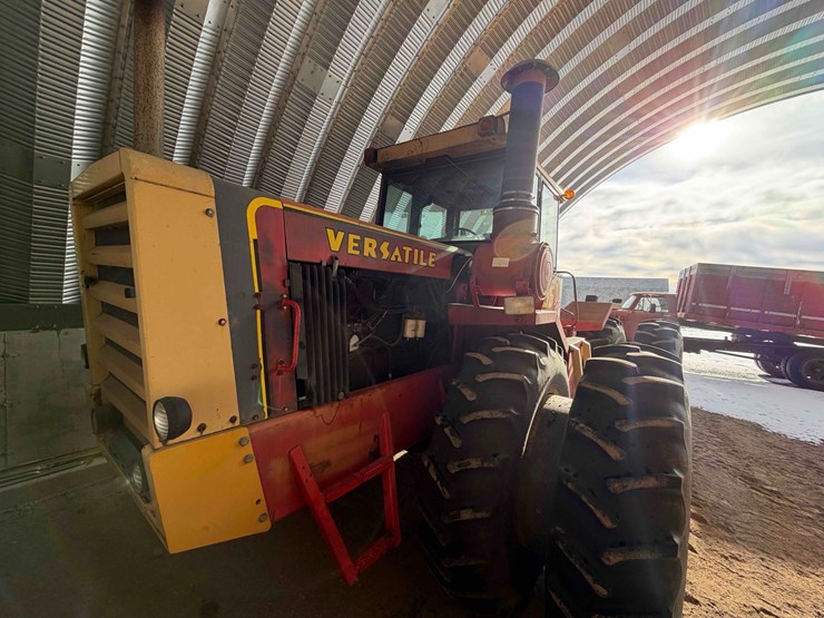 1979-versatile-835-image-2