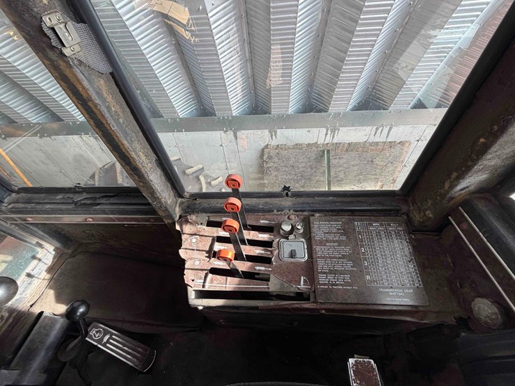 1979-versatile-835-image-40