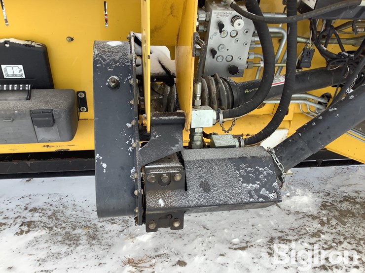 2014-new-holland-880cf-30-image-13