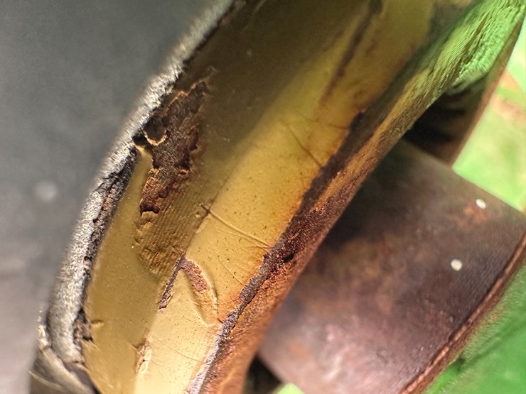 2015-john-deere-635f-image-13