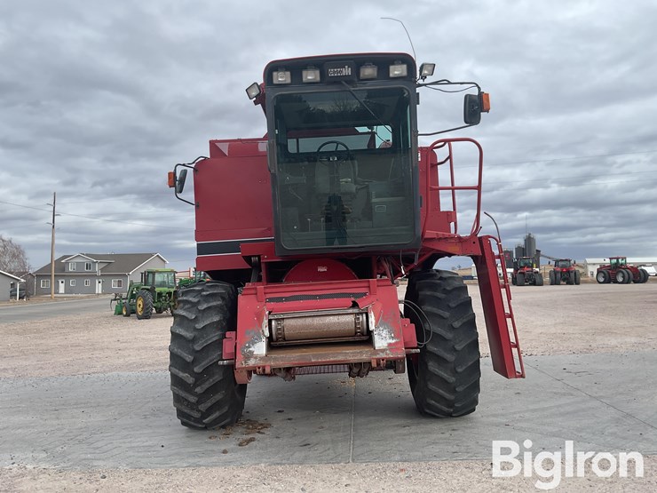 1990-case-ih-1640-image-2