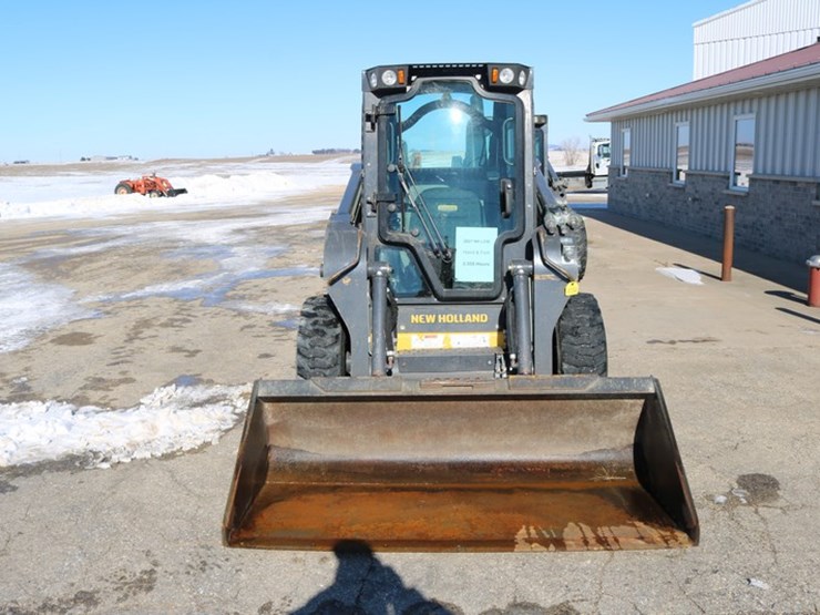 new-holland-l318-image-8