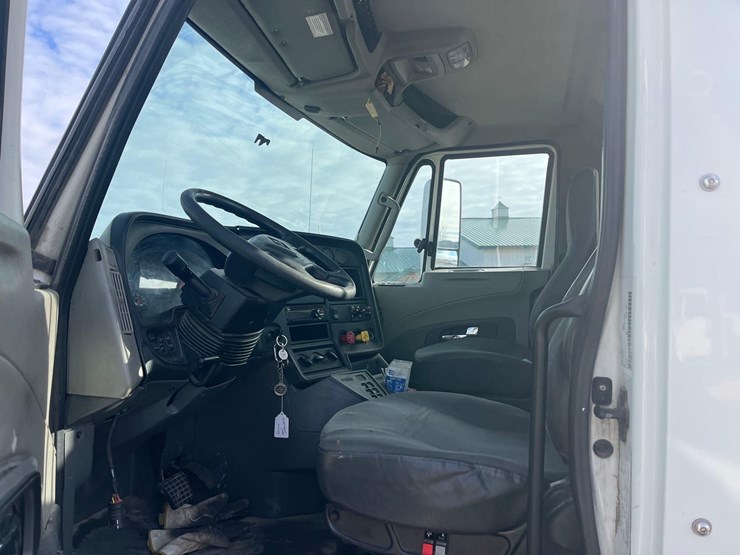 2015-international-prostar-image-43