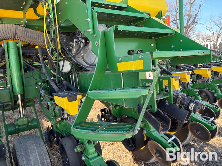 john-deere-1770nt-ccs-image-19