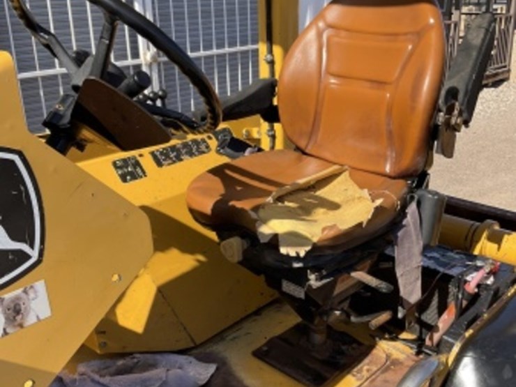 deere-210le-image-21