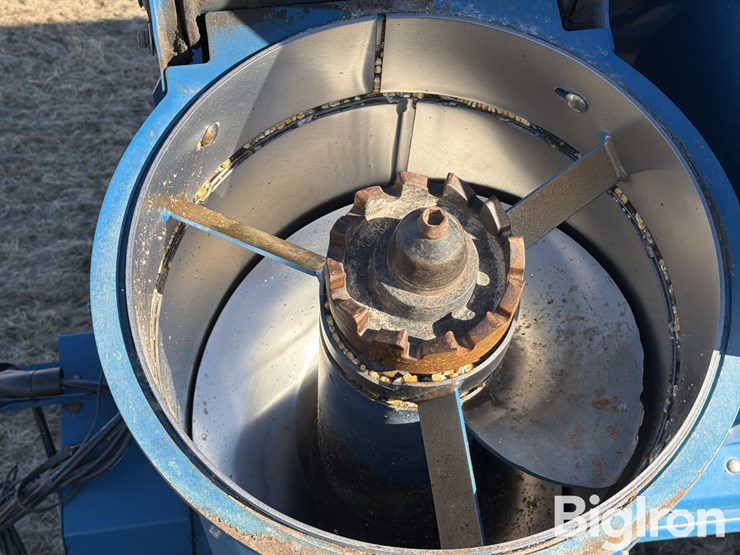 2009-kinze-1050-image-20