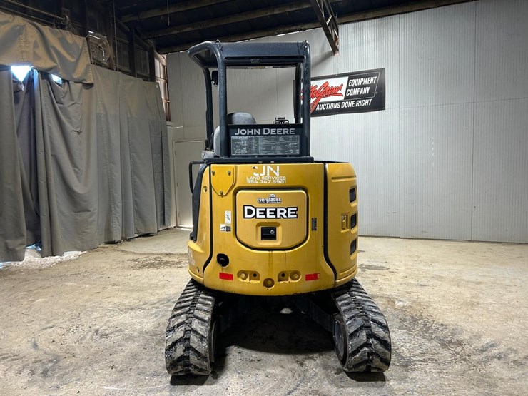 2017-deere-30g-image-3