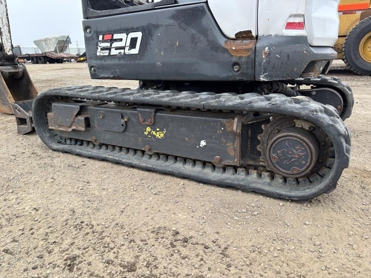 2021-bobcat-e20-image-20