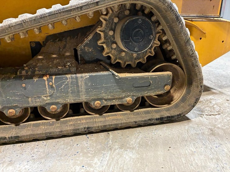 2023-deere-331g-image-18