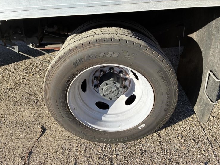 2022-ford-f450-xl-image-7