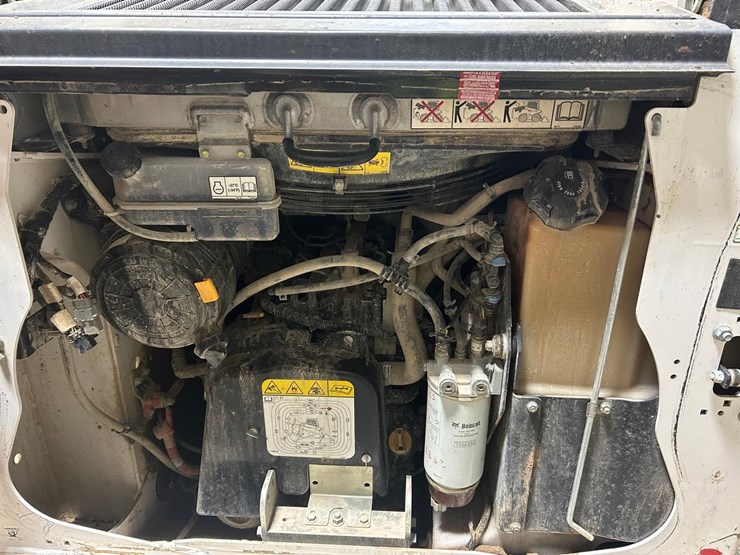 2021-bobcat-s76-image-14
