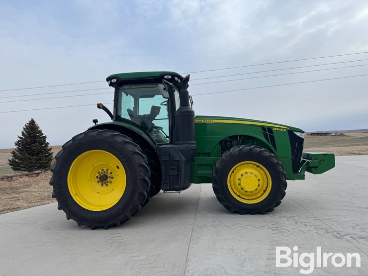 2017-john-deere-8245r-image-4