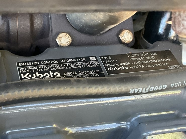 2009-bobcat-s205-image-15