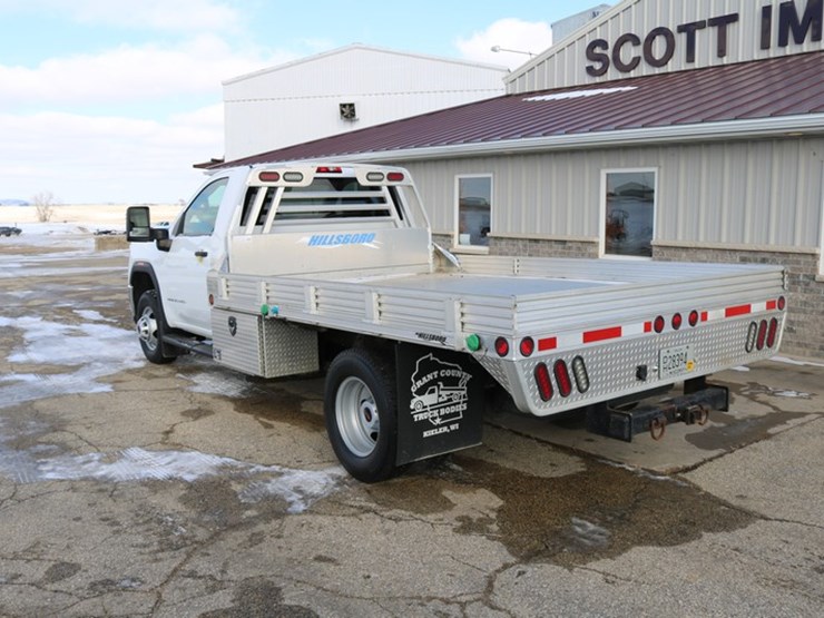 2022-gmc-5500-image-8