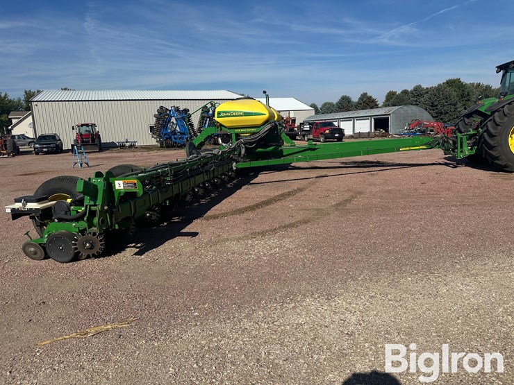 2009-john-deere-1770nt-ccs-image-2