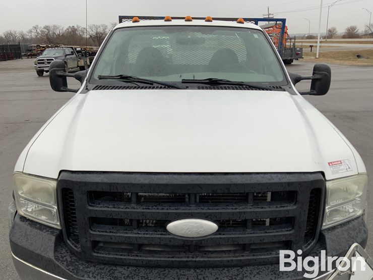2006-ford-f550-xl-image-18