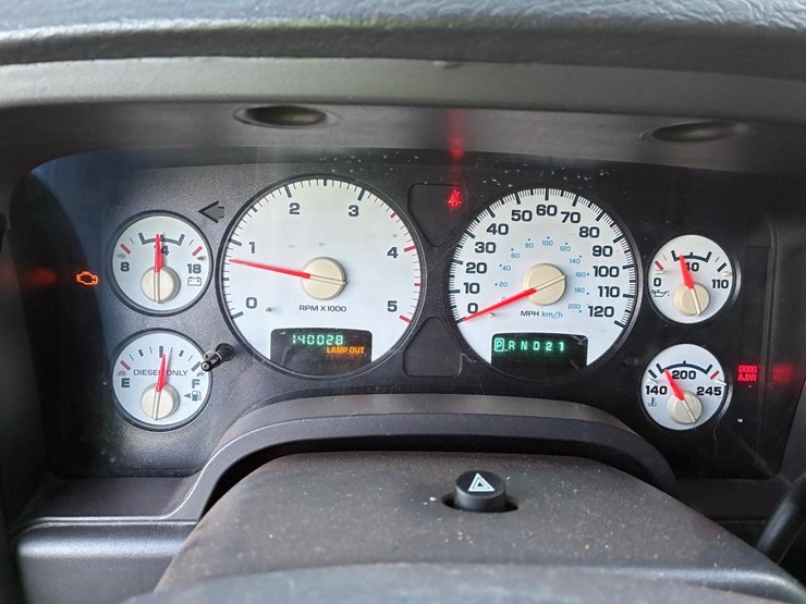 2005-dodge-2500-image-31