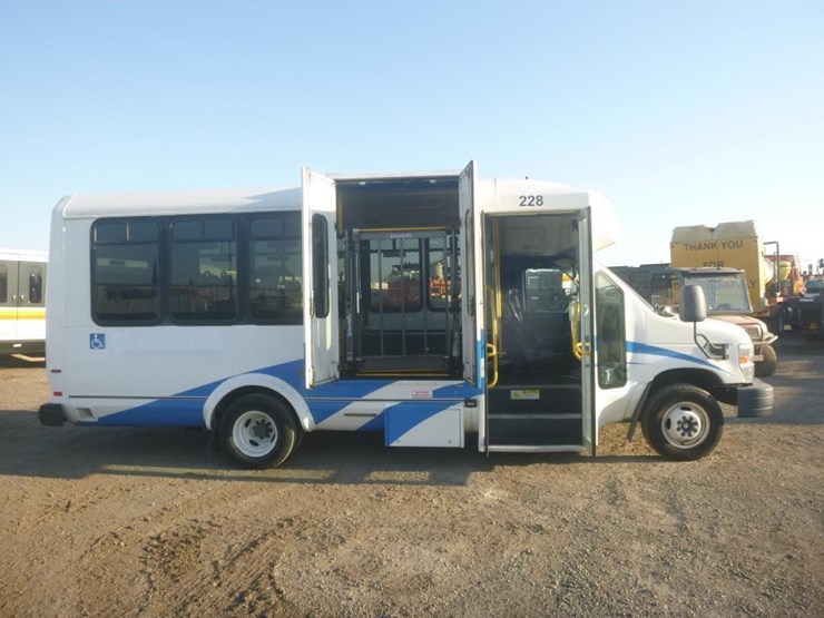 2014-ford-e450-image-6