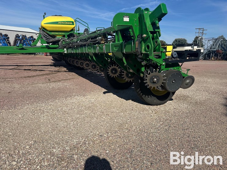 2009-john-deere-1770nt-ccs-image-9
