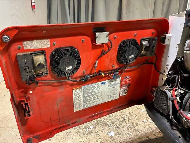 2022-bobcat-t770-image-19